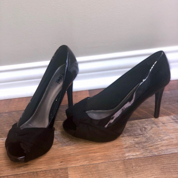 FIONI Clothing Shoes - Black Open Peep Toe 4 Inch High Heels 👠